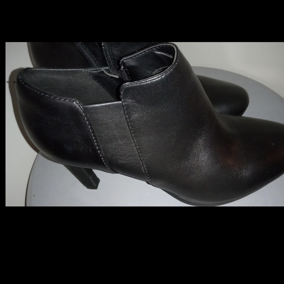 Clarks Sz9 Ankle Boots - Picture 1 of 7